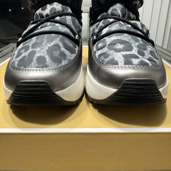 Michael Kors Cassia Black and Gray Cheetah Print Ankle Booties Size 9.5 - Picture 10 of 16